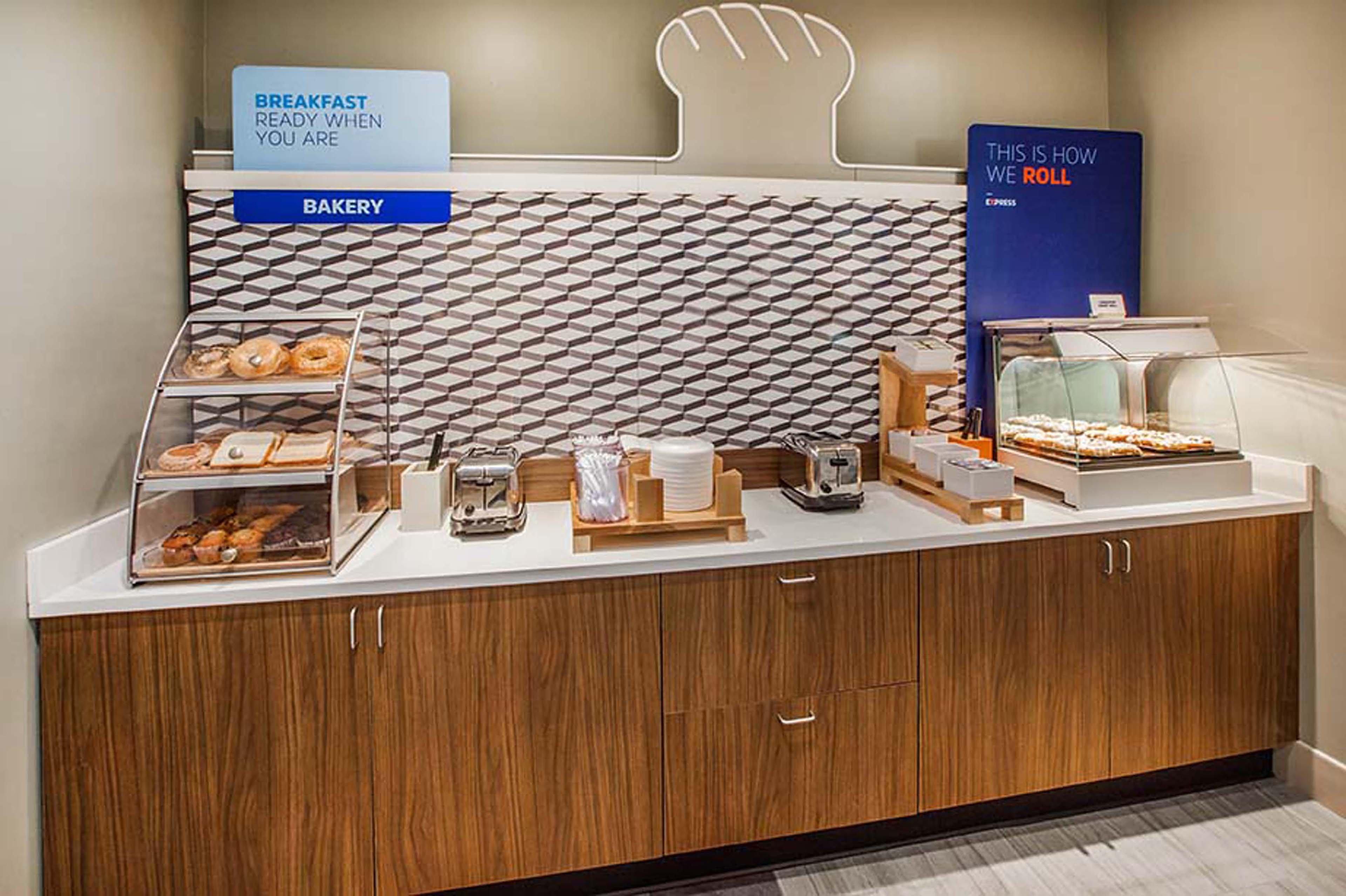 Holiday Inn Express & Suites Gonzales By Ihg Bagian luar foto
